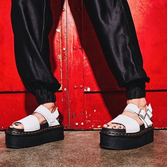 NEW Dr Martens VOSS Hydro White Leather Platform Strap Sandals Woman EU 42 US 10 - Picture 3 of 12